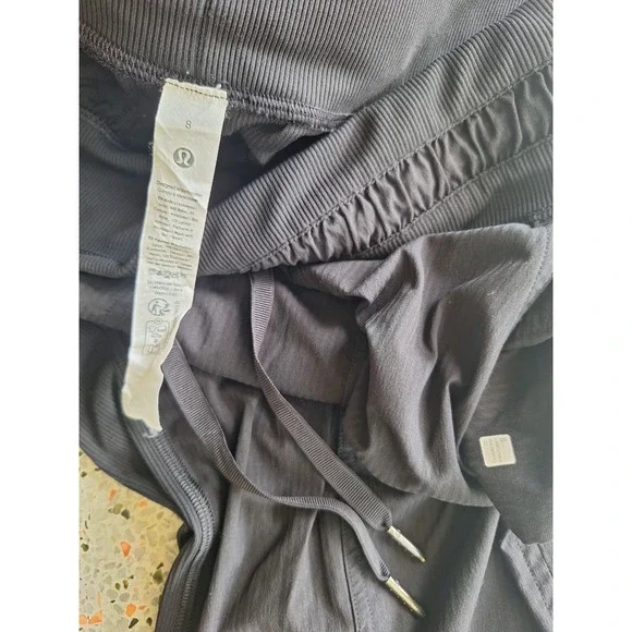 116 Lululemon Dance Studio Mid Rise Cropped Pant - Picture 10 of 12